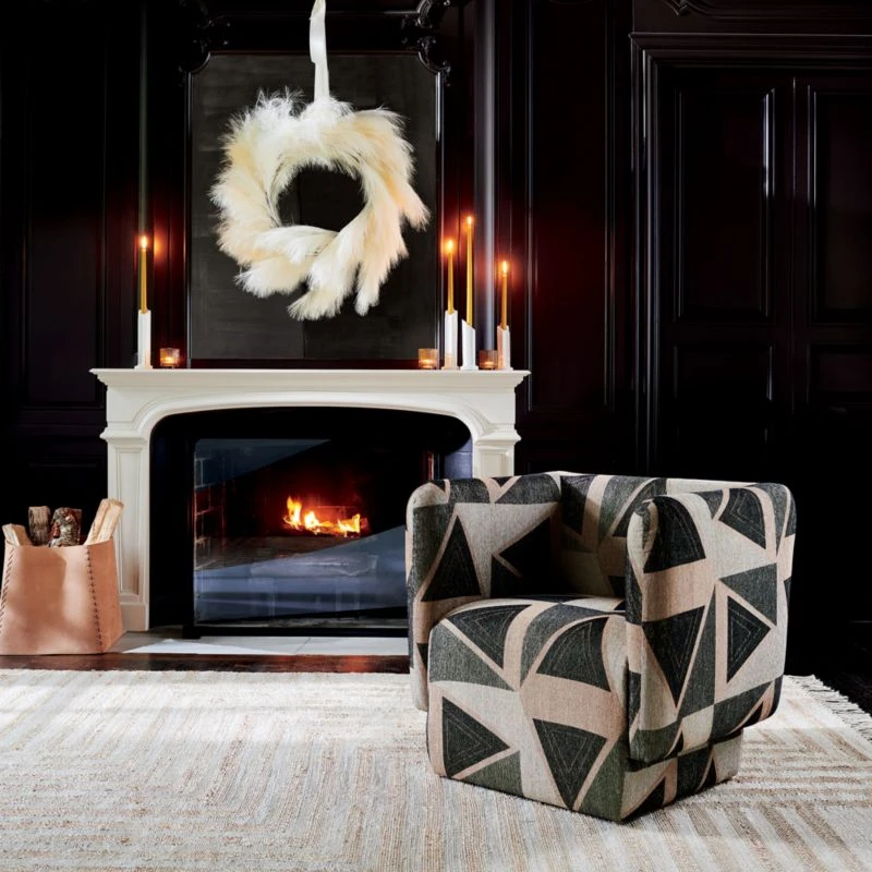 Faux Ivory Pampas Grass Wreath 36" - Image 4