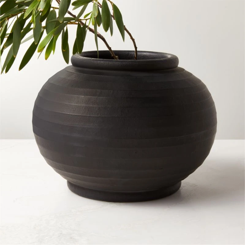 Leto Round Black Terracotta Vase - Image 2