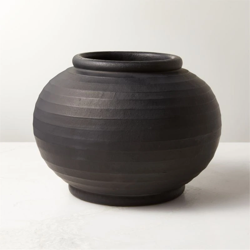 Leto Round Black Terracotta Vase